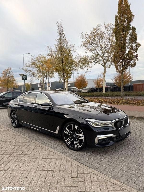 Second-hand BMW 730L Luxury Line 265 CP (194 kW) 2016 Culoarenegru Berlinǎ