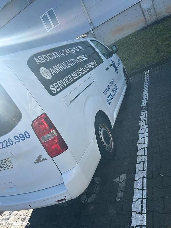 Second-hand Peugeot Expert S 150 CP (110 kW) 2018 Culoarealb Van