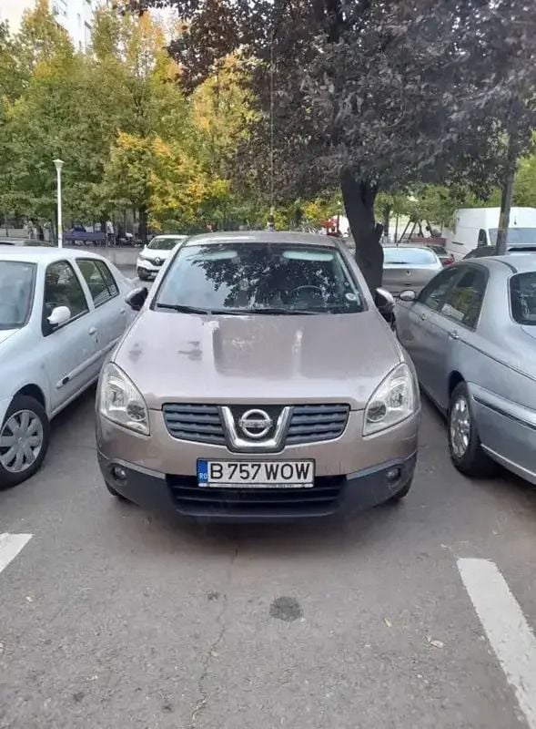 Bej Utilizat 2008 Nissan Qashqai SUV | 3.849 EUR (Preț bun) - Imagine 1/4