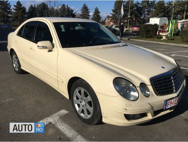 Auriu Utilizat 2009 Mercedes E200 Berlinǎ | 4.000 EUR - Imagine 1/4
