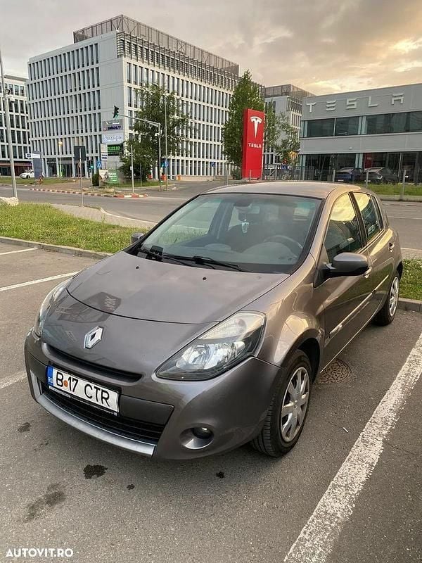 Gri Utilizat 2010 Renault Clio III Dynamique | 2.850 EUR - Imagine 1/4