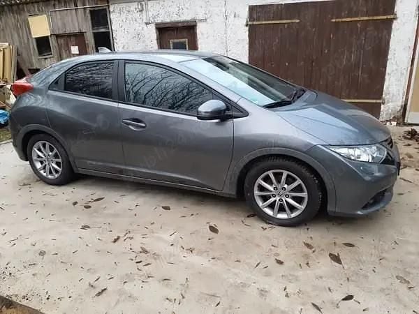 Gri Second-hand 2012 Honda Civic Hatchback | 8.900 EUR (Preț OK) - Imagine 1/4