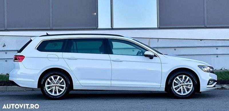 Second-hand VW Passat Elegance 150 CP (110 kW) 2022 Culoarealb Break