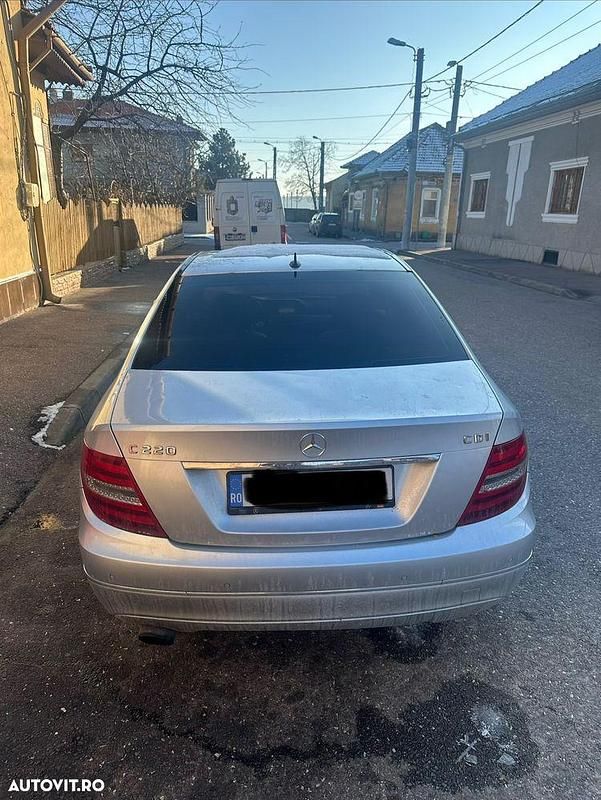Second-hand Mercedes C220 Avantgarde Edition 170 CP (125 kW) 2012 Culoaregri Berlinǎ