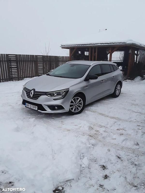 Culoareargint Utilizat 2017 Renault Mégane GrandTour Break | 8.300 EUR - Imagine 1/4