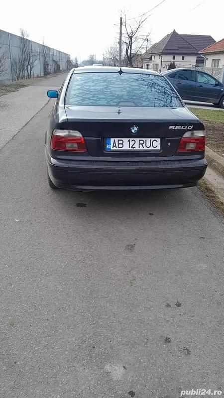 Second-hand BMW 520 131 CP (96 kW) 2002 Berlinǎ