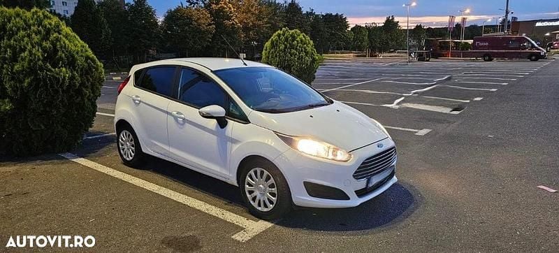 Culoarealb Utilizat 2014 Ford Fiesta Hatchback | 5.200 EUR (Preț OK) - Imagine 1/4
