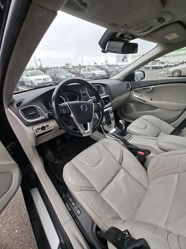 Second-hand Volvo V40 190 CP (139 kW) 2014 Hatchback