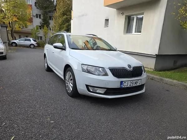 Alb Utilizat 2016 Skoda Octavia Break | 7.990 EUR (Super Preț) - Imagine 1/4