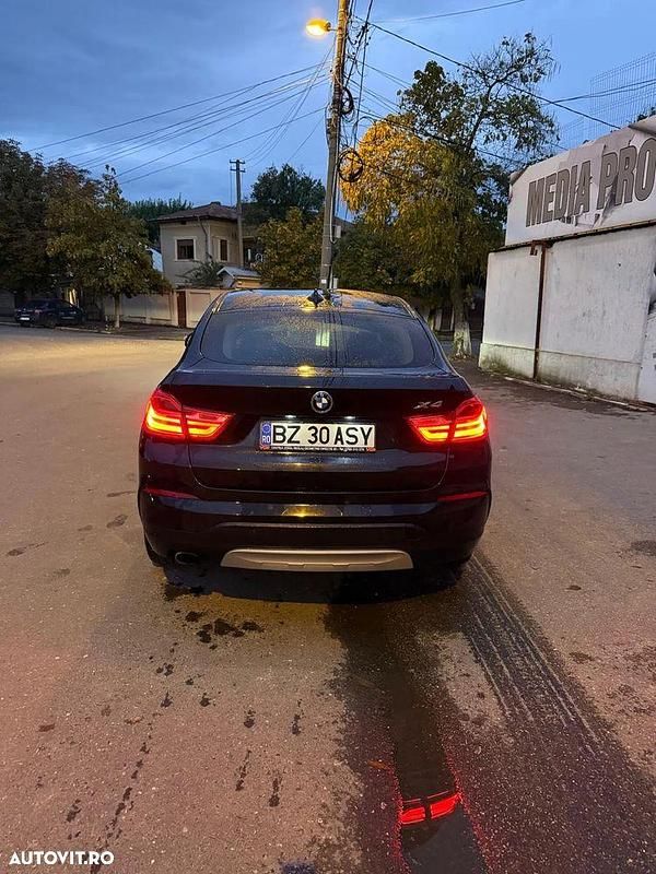 Culoarenegru Utilizat 2016 BMW X4 xLine SUV | 17.500 EUR (Scump) - Imagine 1/4