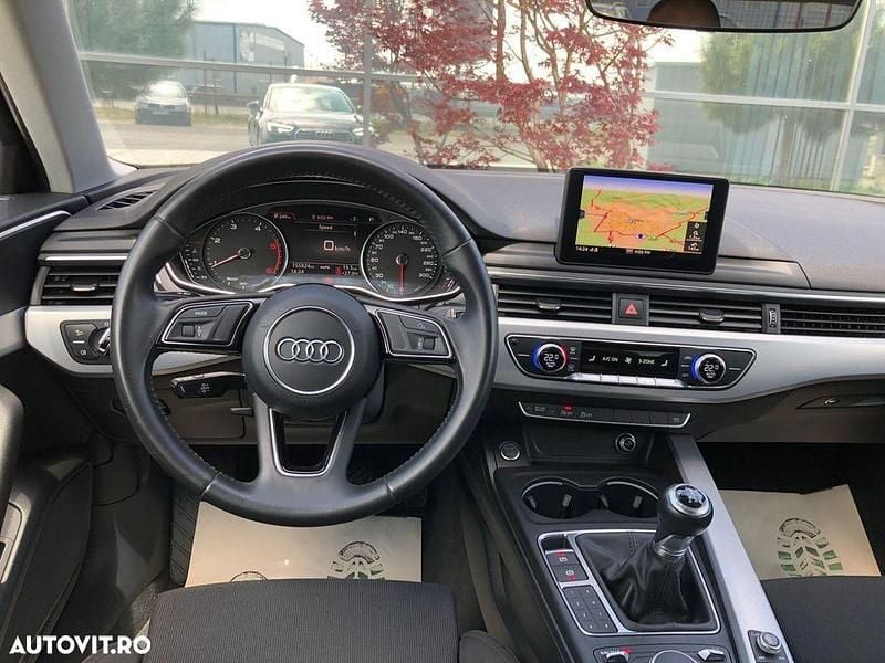 Second-hand Audi A4 150 CP (110 kW) 2016 Culoarealbastru Berlinǎ