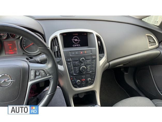 Second-hand Opel Astra 110 CP (80 kW) 2011 Gri Break