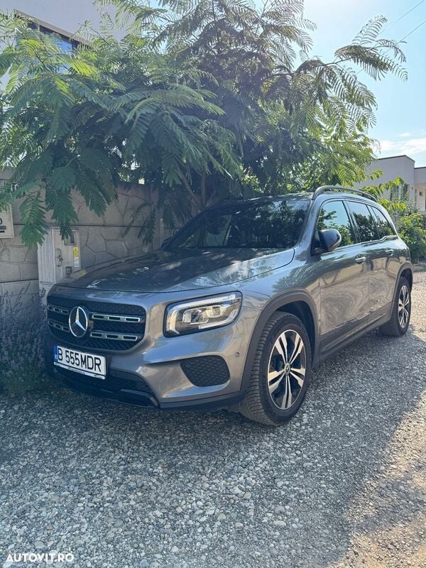 Gri Utilizat 2021 Mercedes GLB200 SUV | 29.990 EUR (Preț bun) - Imagine 1/4
