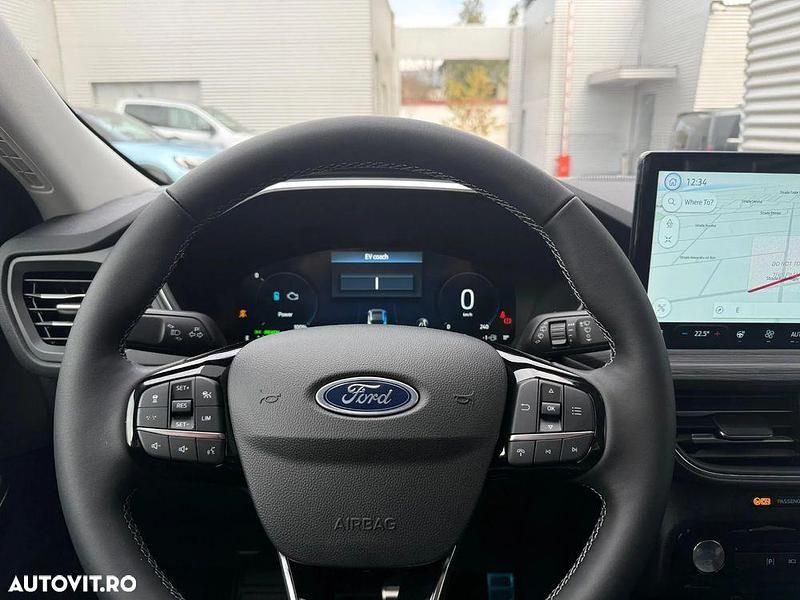 Nouă Ford Kuga Active X 243 CP (178 kW) 2025 Culoarealbastru SUV