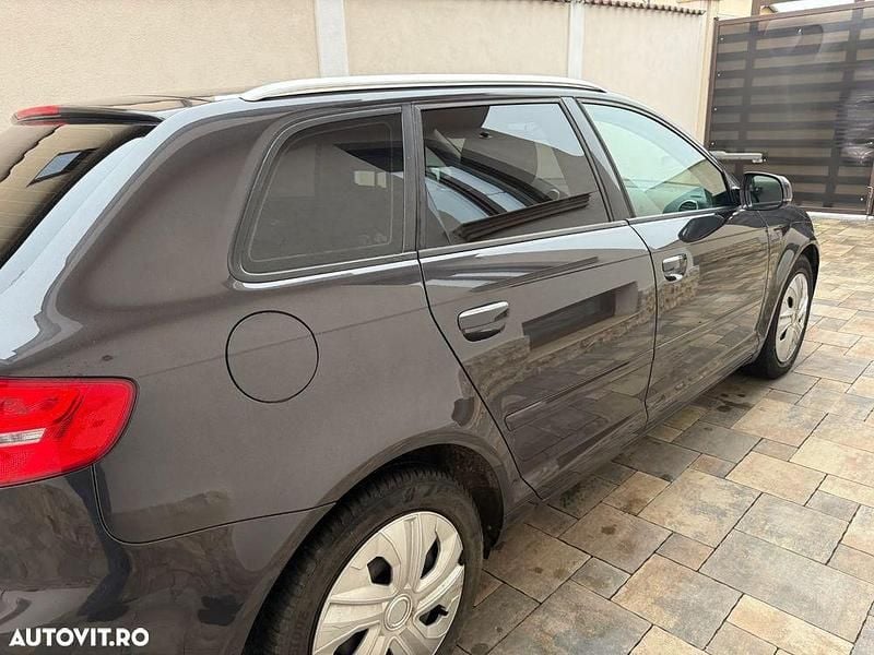 Second-hand Audi A3 Attraction 105 CP (77 kW) 2011 Culoarenegru Hatchback