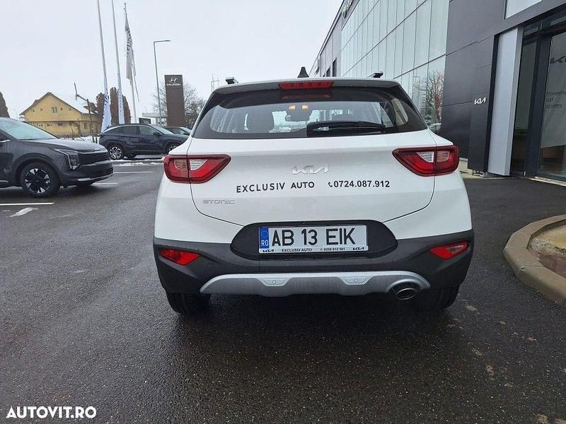 Nouă Kia Stonic 100 CP (73 kW) 2025 Culoarealb SUV