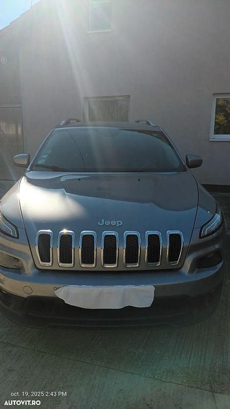 Culoareargint Utilizat 2015 Jeep Cherokee Longitude SUV | 17.000 EUR - Imagine 1/4