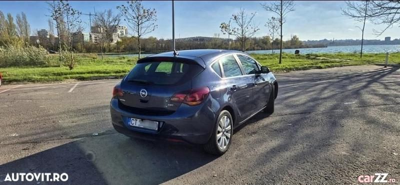 Second-hand Opel Astra Cosmo 110 CP (80 kW) 2010 Alte culori Berlinǎ