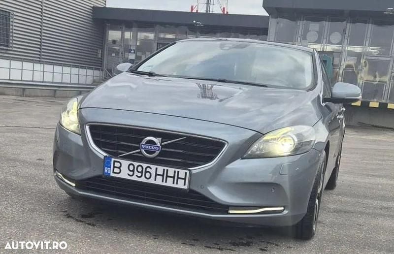 Second-hand Volvo V40 Summum 190 CP (139 kW) 2014 Culoaregri Hatchback