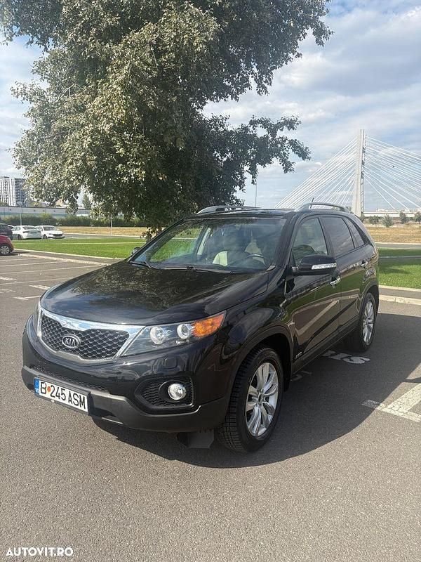 Culoarenegru Utilizat 2012 Kia Sorento SUV | 10.500 EUR (Super Preț) - Imagine 1/4