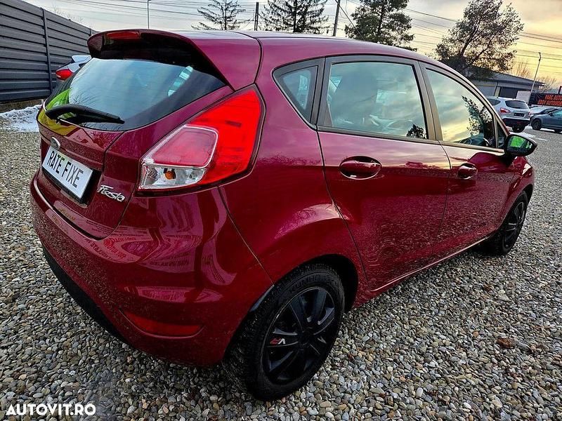 Second-hand Ford Fiesta Ambiente 75 CP (55 kW) 2013 Culoarerosu Hatchback