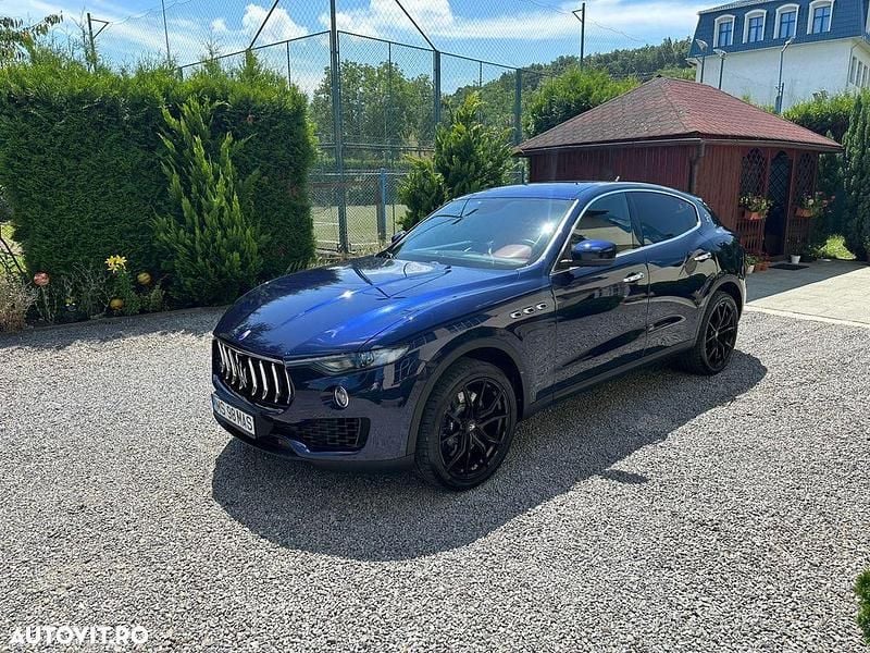 Culoarealbastru Utilizat 2015 Maserati Levante SUV | 35.900 EUR - Imagine 1/4