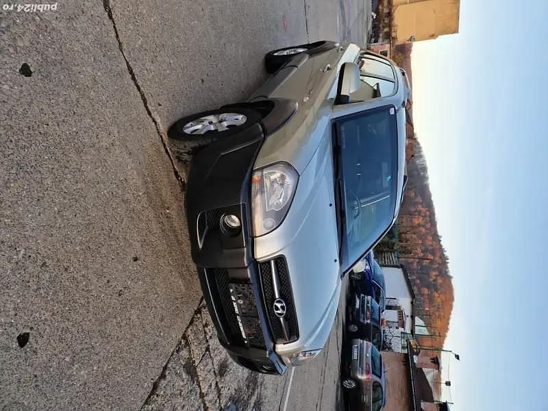 Utilizat 2008 Hyundai Tucson SUV | 3.300 EUR (Super Preț) - Imagine 1/4