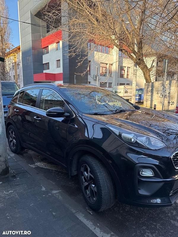 Culoarenegru Second-hand 2021 Kia Sportage Style SUV | 11.900 EUR (Super Preț) - Imagine 1/4