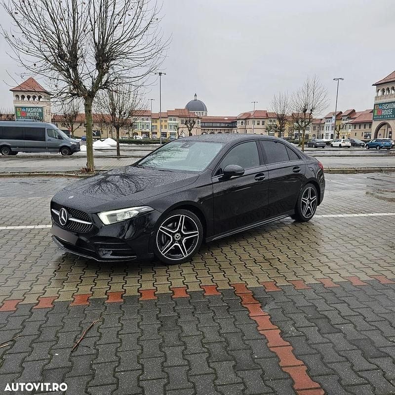 Second-hand Mercedes A180 AMG line 136 CP (100 kW) 2020 Culoarenegru Berlinǎ