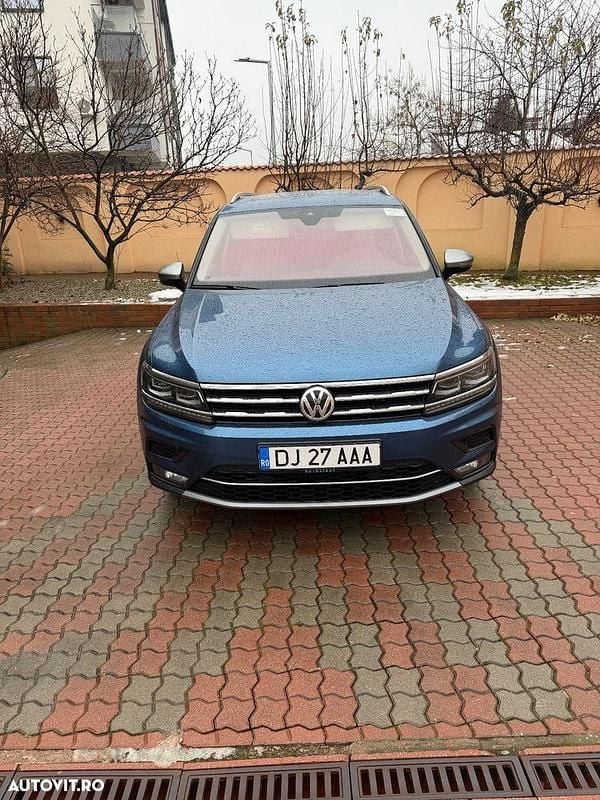 Culoarealbastru Utilizat 2018 VW Tiguan Highline SUV | 16.999 EUR (Preț bun) - Imagine 1/4