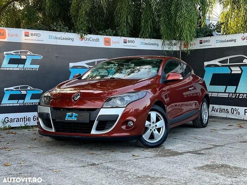 Culoarerosu Utilizat 2010 Renault Mégane Coupé Dynamique Coupe | 5.450 EUR - Imagine 1/4