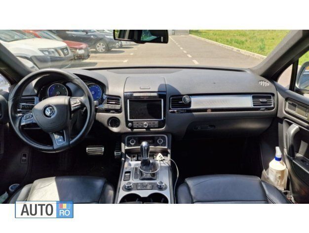 Second-hand VW Touareg 240 CP (176 kW) 2012 Negru SUV