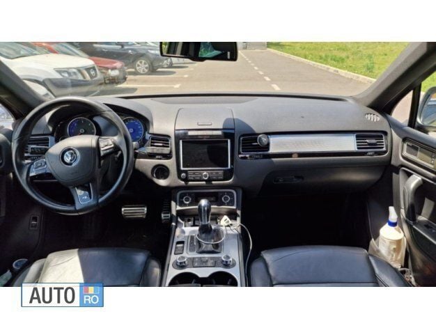 Negru Utilizat 2012 VW Touareg SUV | 16.500 EUR (Scump) - Imagine 1/4