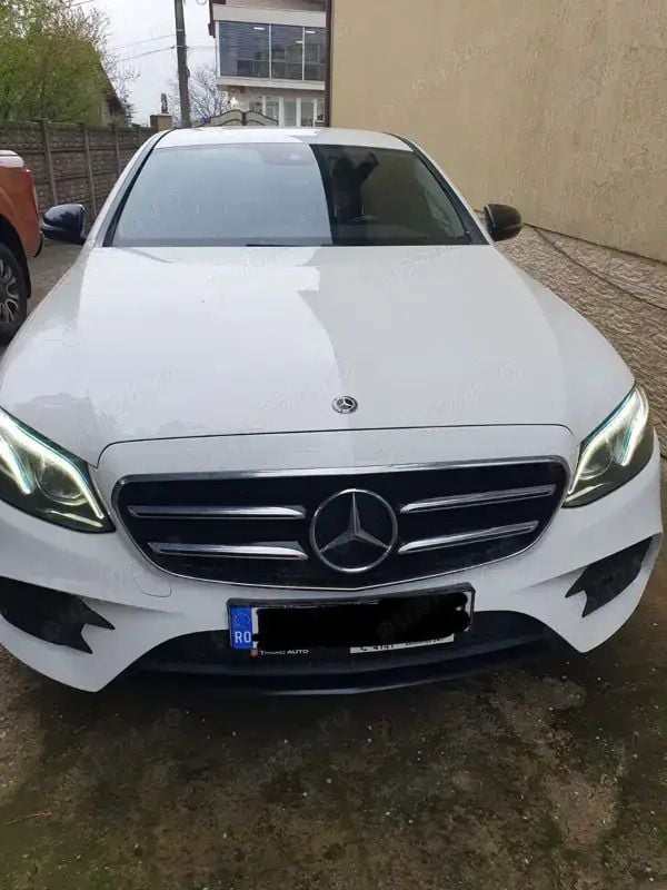 Utilizat 2017 Mercedes 220 Berlinǎ | 26.500 EUR - Imagine 1/4