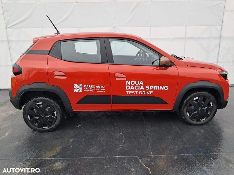 Second-hand Dacia Spring Extreme 47 kW (65 CP) 2024 Culoarerosu Hatchback
