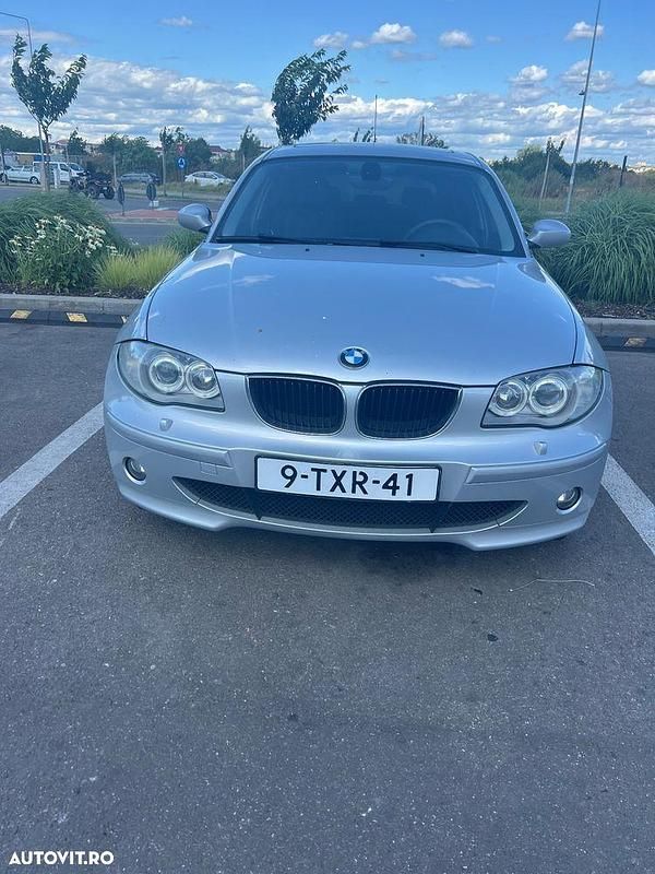 Argint Utilizat 2007 BMW 120 Hatchback | 4.000 EUR (Preț OK) - Imagine 1/4