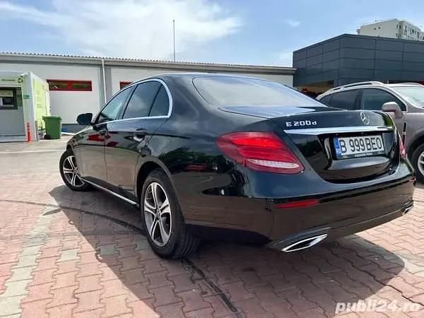 Second-hand Mercedes E200 150 CP (110 kW) 2018 Negru Berlinǎ