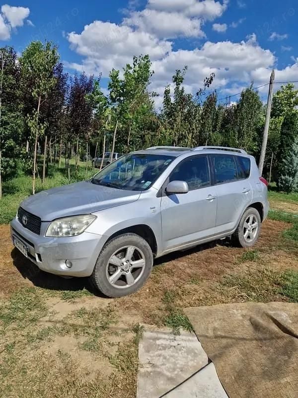 Utilizat 2007 Toyota RAV4 SUV | 2.300 EUR (Preț OK) - Imagine 1/4