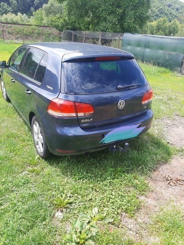 Utilizat 2010 VW Golf VI Berlinǎ | 5.000 EUR (Puțin scump) - Imagine 1/4