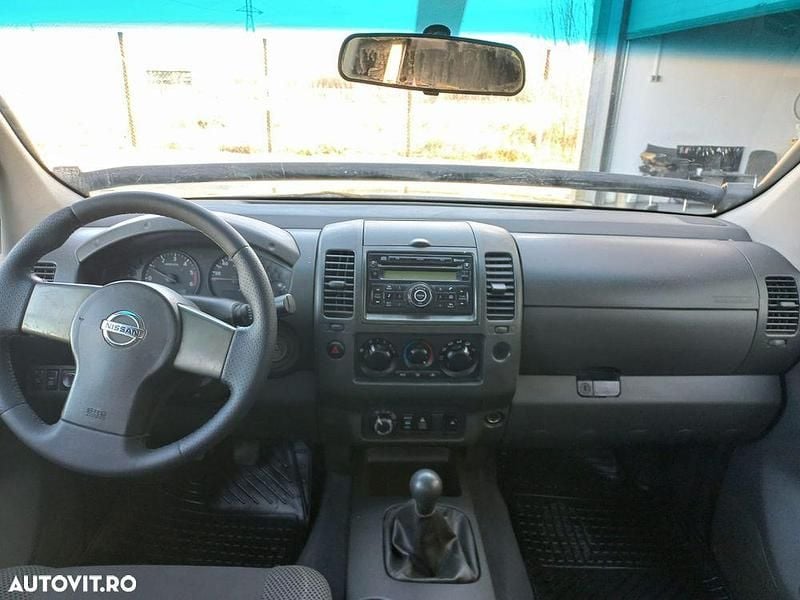 Second-hand Nissan Navara 171 CP (125 kW) 2012 Culoarealbastru Pickup