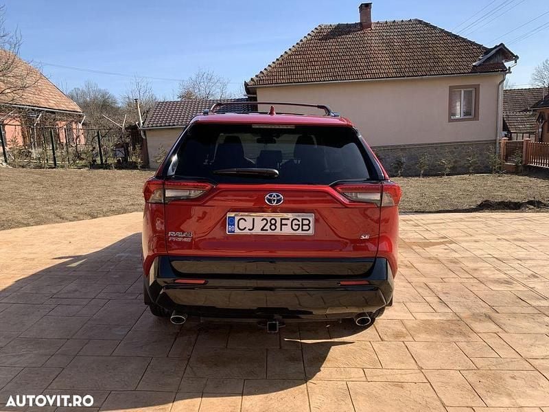Second-hand Toyota RAV4 Hybrid Style 306 CP (225 kW) 2023 Culoarerosu SUV