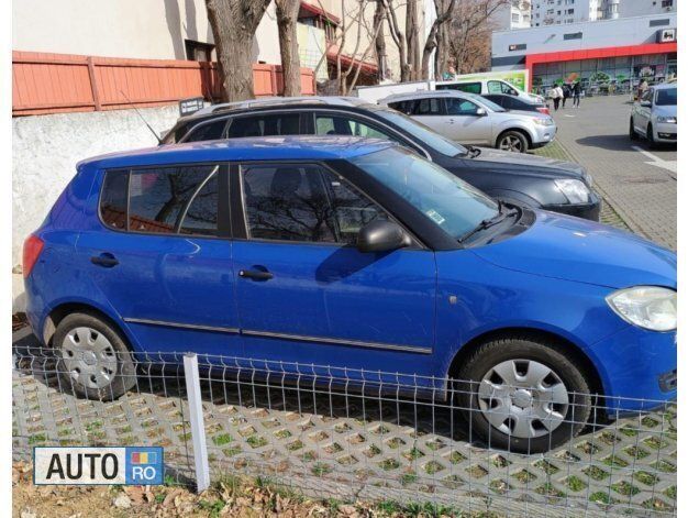 Albastru Utilizat 2009 Skoda Fabia Hatchback | 2.000 EUR (Preț OK) - Imagine 1/2