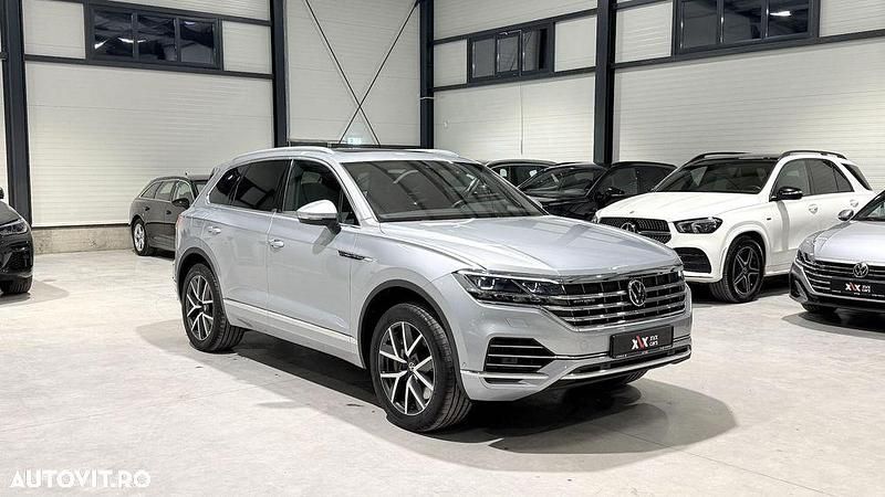Second-hand VW Touareg Elegance 381 CP (280 kW) 2021 Argint SUV