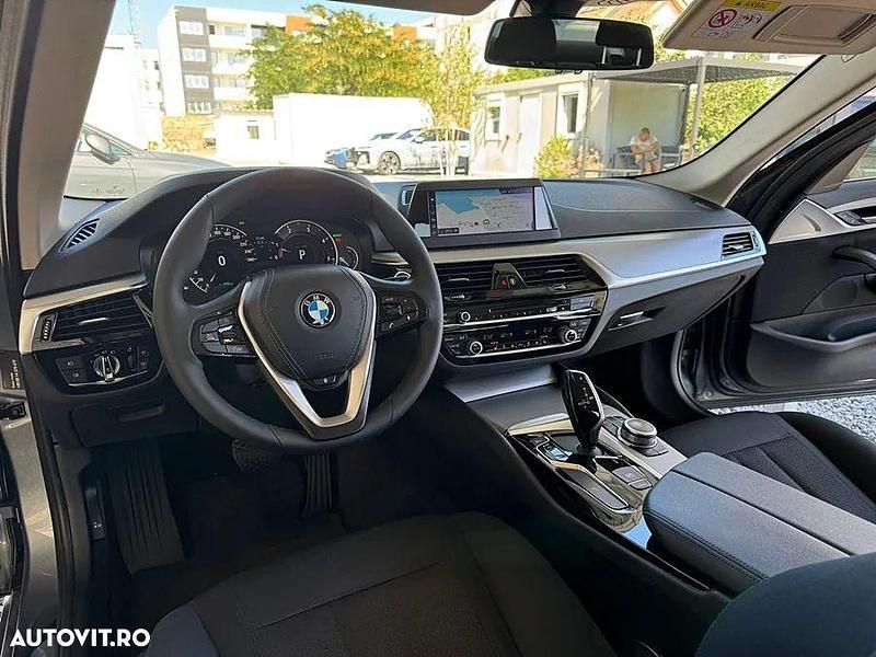 Gri Utilizat 2020 BMW 520 Comfort Edition Berlinǎ | 19.990 EUR (Super Preț) - Imagine 1/4