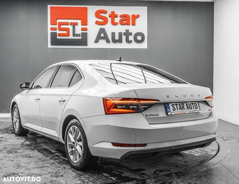 Second-hand Skoda Superb 218 CP (160 kW) 2021 Culoarealb Berlinǎ