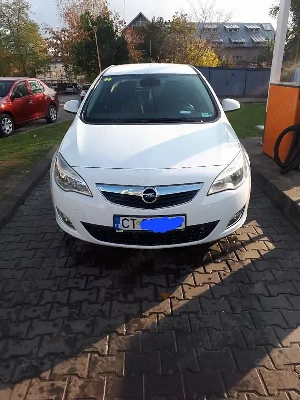 Second-hand Opel Astra 101 CP (74 kW) 2011 Hatchback