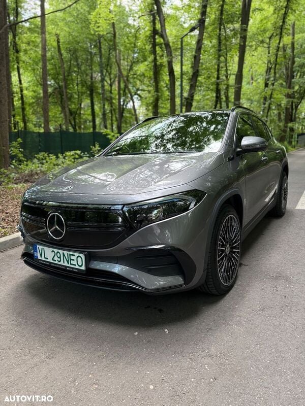 Gri Utilizat 2021 Mercedes EQA250 AMG line SUV | 29.999 EUR - Imagine 1/4