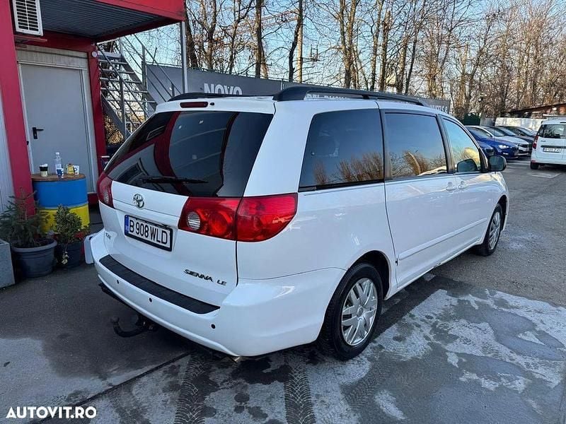 Second-hand Toyota Sienna 231 CP (169 kW) 2007 Culoarealb Monovolum