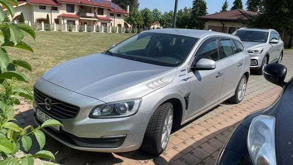 Argintiu Utilizat 2016 Volvo V60 Break | 11.900 EUR (Preț OK) - Imagine 1/4