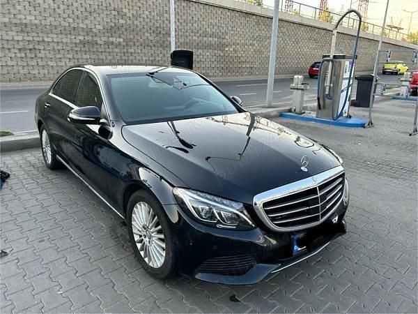Negru Utilizat 2014 Mercedes C250 Berlinǎ | 16.990 EUR (Scump) - Imagine 1/4